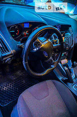Универсал Ford Focus 2013 в 