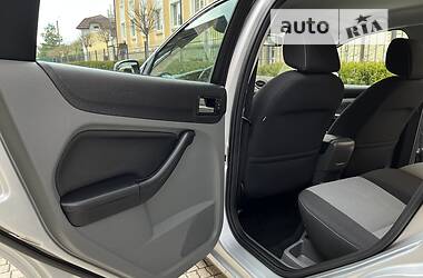 Универсал Ford Focus 2010 в 
