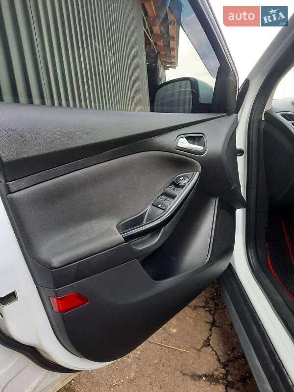 Хэтчбек Ford Focus 2013 в Львове