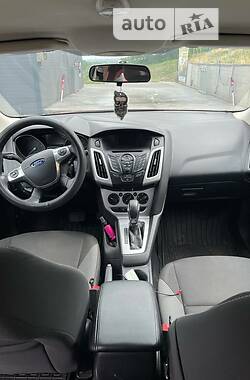Хэтчбек Ford Focus 2014 в 