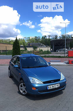 Хэтчбек Ford Focus 2000 в Киеве