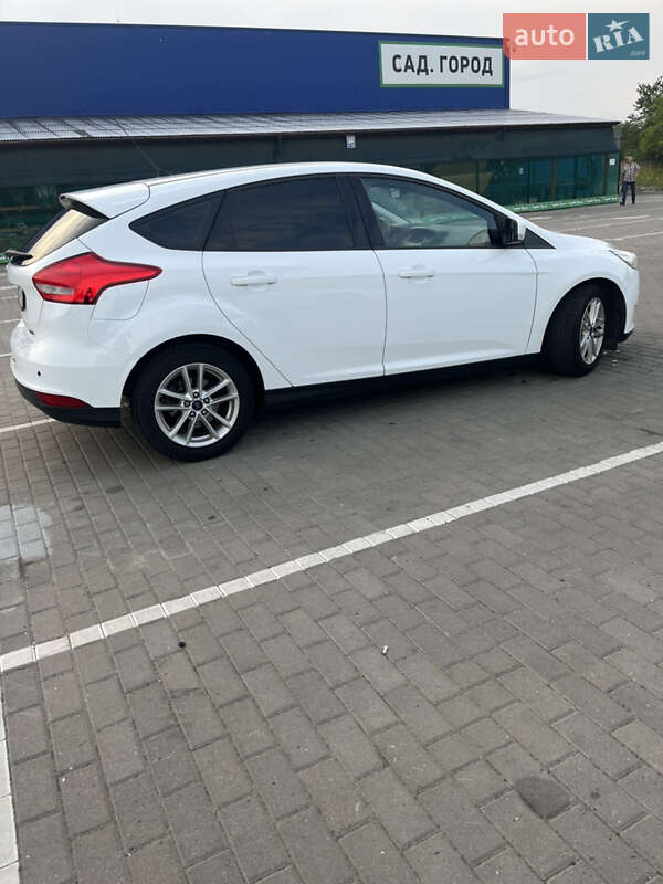 Хэтчбек Ford Focus 2015 в Дрогобыче