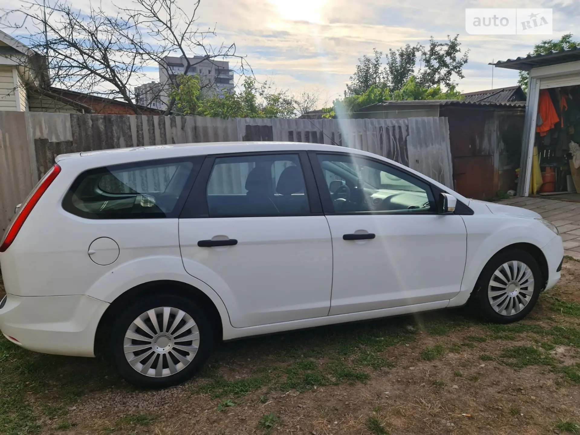 2010 Ford Focus - мініатюра 20