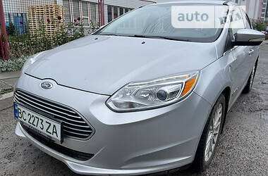 Хэтчбек Ford Focus 2014 в 