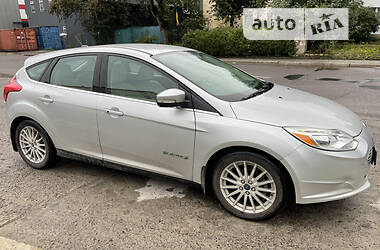 Хэтчбек Ford Focus 2014 в 