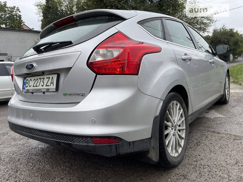 Хэтчбек Ford Focus 2014 в Львове