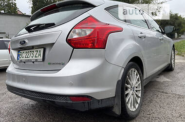 Хэтчбек Ford Focus 2014 в 