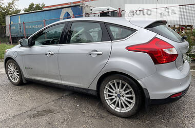Хэтчбек Ford Focus 2014 в 