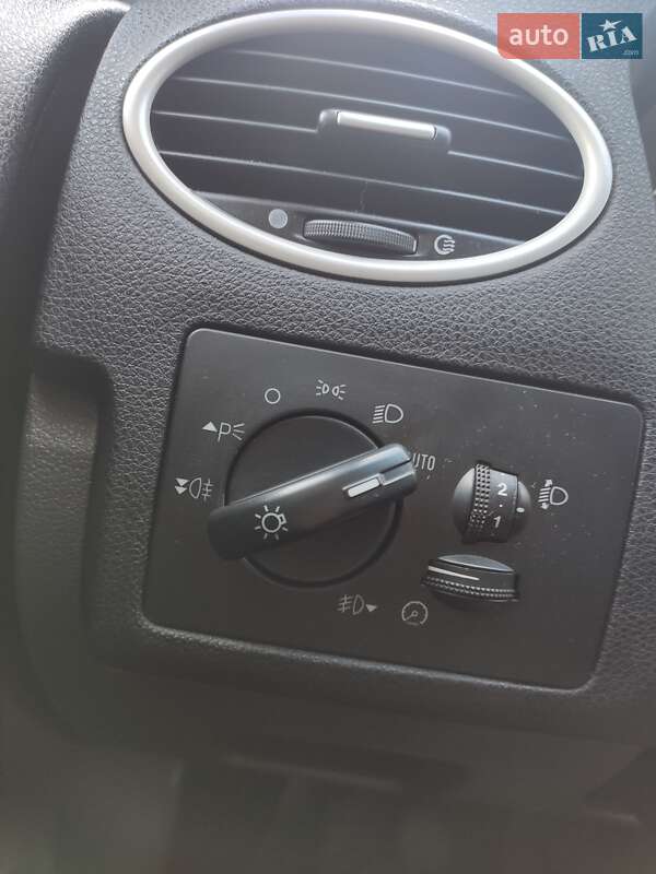 Универсал Ford Focus 2006 в Сарнах
