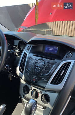 Седан Ford Focus 2014 в 