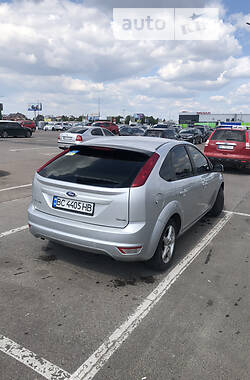 Хэтчбек Ford Focus 2010 в 
