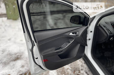 Хэтчбек Ford Focus 2016 в 