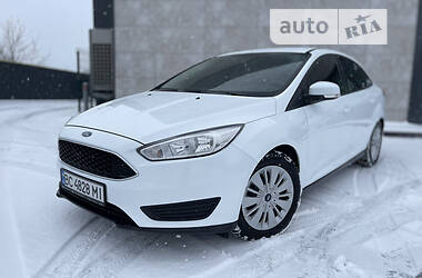 Хэтчбек Ford Focus 2016 в 