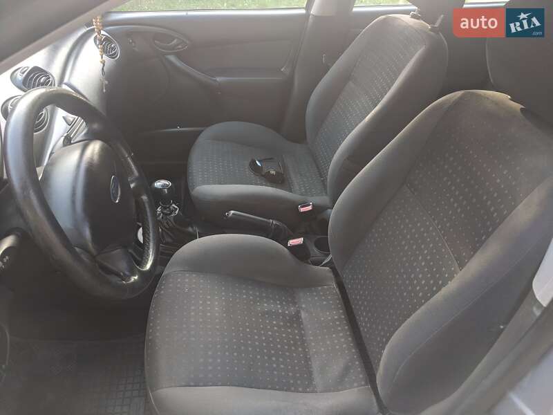 Хэтчбек Ford Focus 2004 в Мукачево фото 10 Хэтчбек Ford Focus 2004 в Мукачево