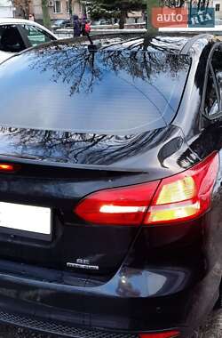 Седан Ford Focus 2015 в 