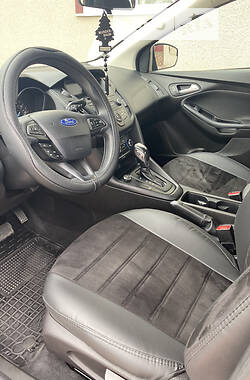 Седан Ford Focus 2016 в 