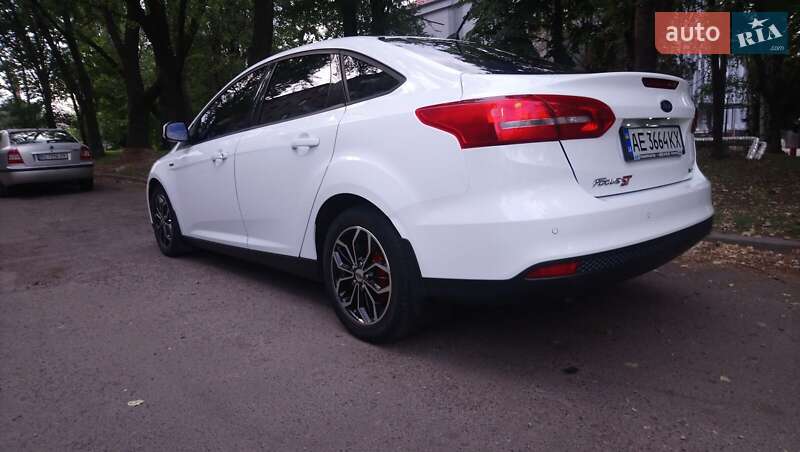 Седан Ford Focus 2016 в Кривом Роге