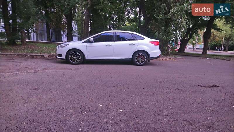 Седан Ford Focus 2016 в Кривом Роге