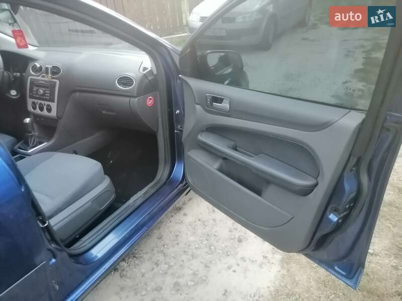 Седан Ford Focus 2006 в Луцке