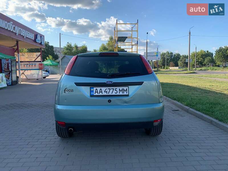 Хэтчбек Ford Focus 2000 в Киеве