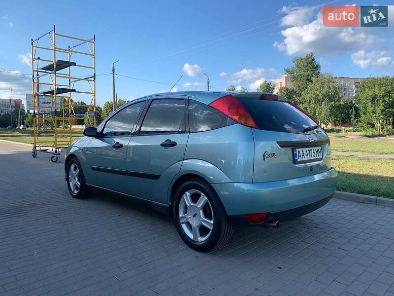 Хэтчбек Ford Focus 2000 в Киеве