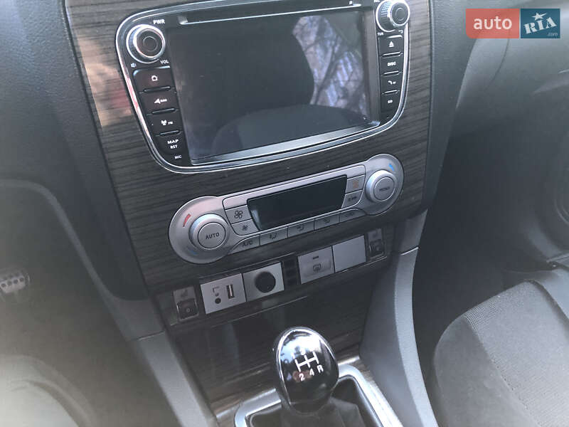 Хэтчбек Ford Focus 2008 в Киеве фото 6 Хэтчбек Ford Focus 2008 в Киеве