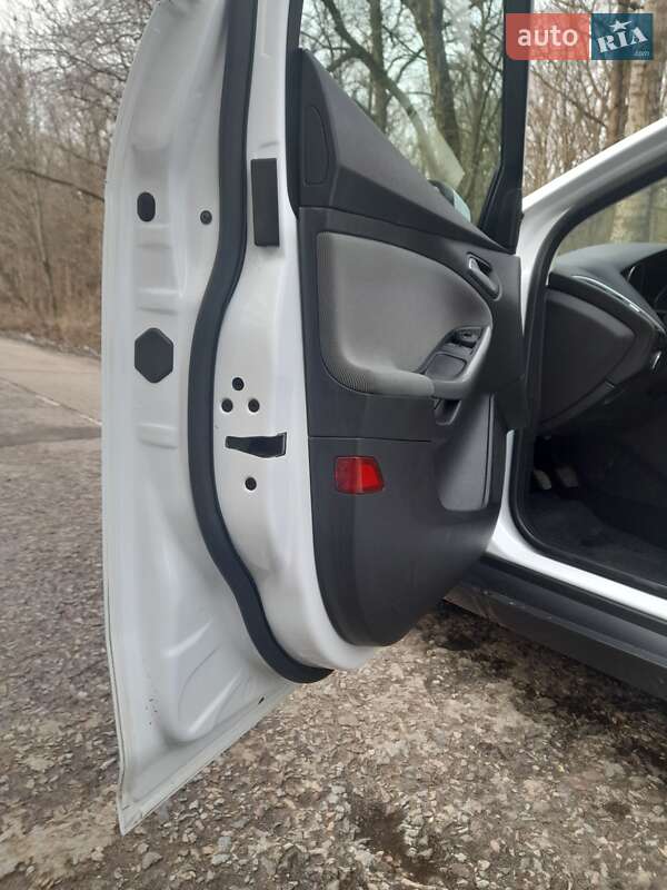 Универсал Ford Focus 2012 в Остроге фото 10 Универсал Ford Focus 2012 в Остроге
