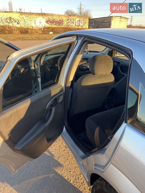 Седан Ford Focus 2001 в Южноукраинске