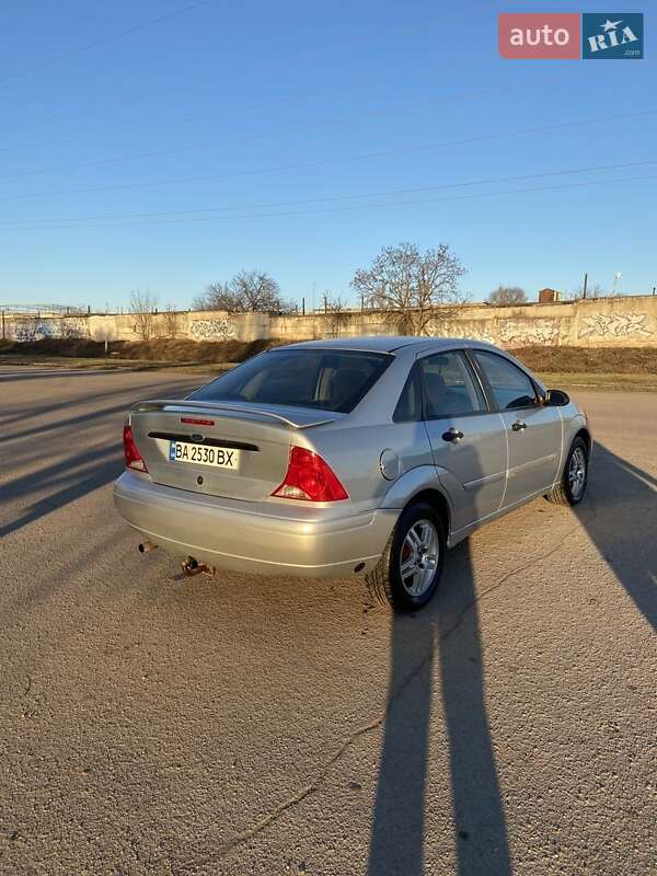 Седан Ford Focus 2001 в Южноукраинске