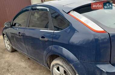 Хэтчбек Ford Focus 2010 в 