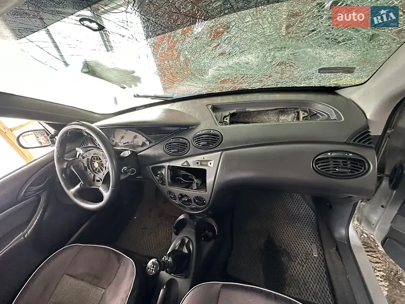 Ford Focus 2000