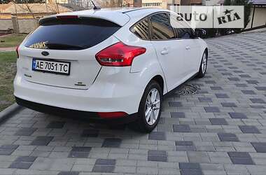 Хетчбек Ford Focus 2015 в 