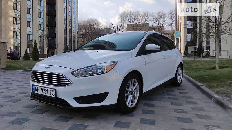 Хетчбек Ford Focus 2015 в 