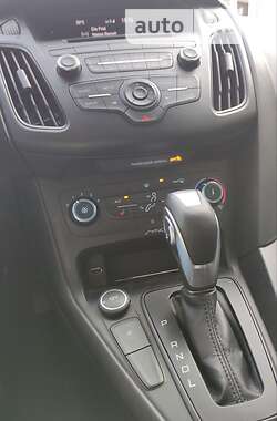Хетчбек Ford Focus 2015 в 