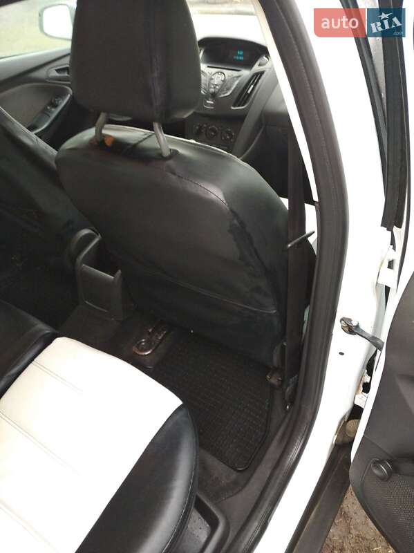 Хэтчбек Ford Focus 2014 в Киеве фото 4 Хэтчбек Ford Focus 2014 в Киеве
