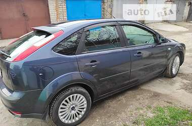 Хэтчбек Ford Focus 2007 в 
