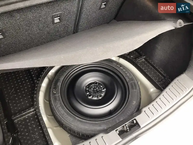 Ford Focus 2017 VIN 1FADP3K27HL232611 фото оголошення 3 з 60