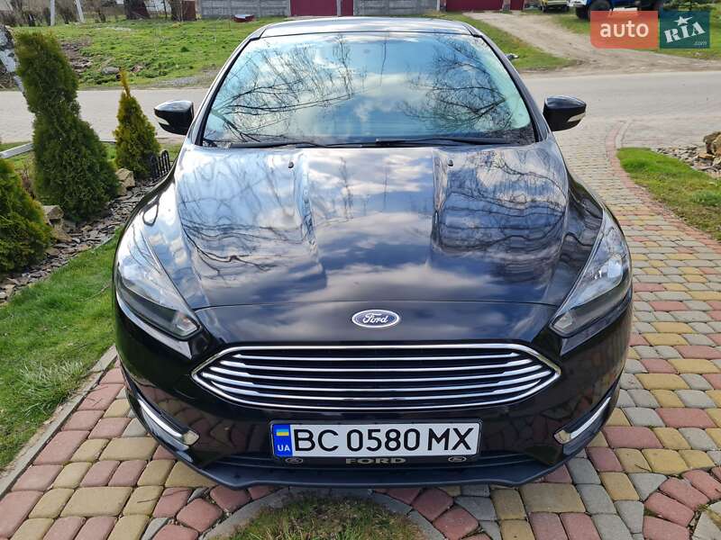 Седан Ford Focus 2015 в 