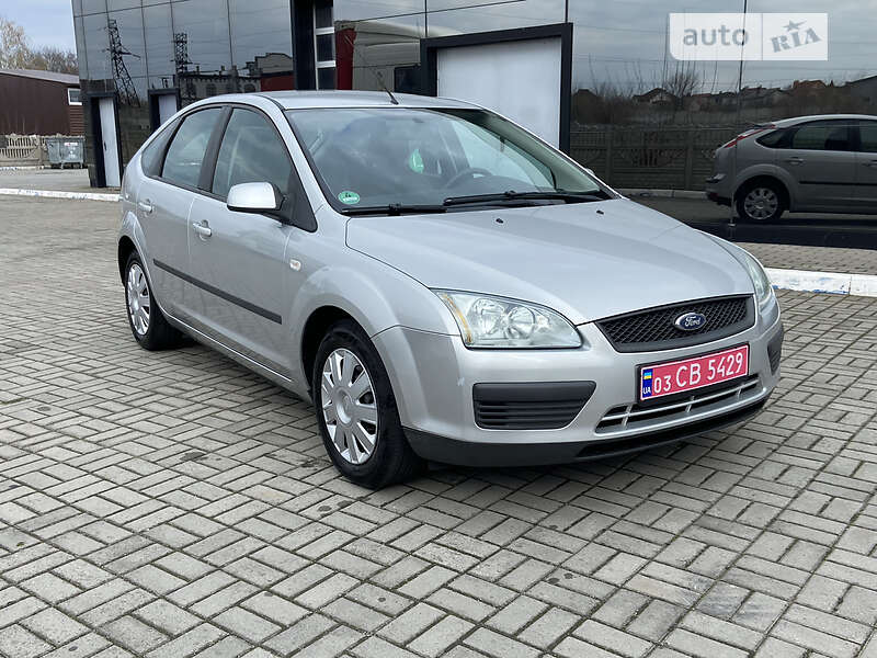 Хэтчбек Ford Focus 2006 в 