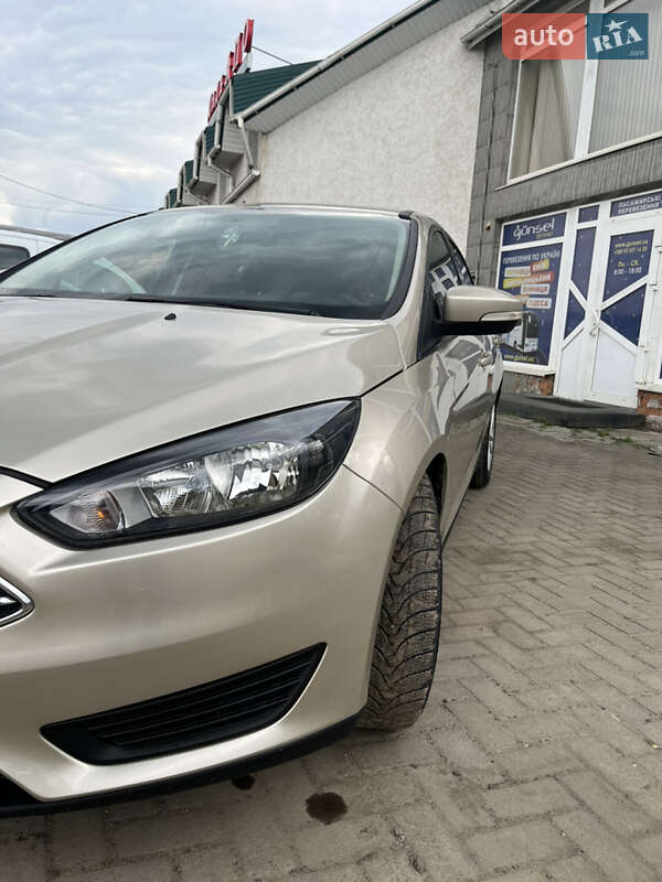 Седан Ford Focus 2017 в Черновцах