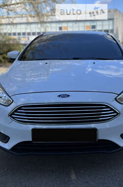 Седан Ford Focus 2016 в 