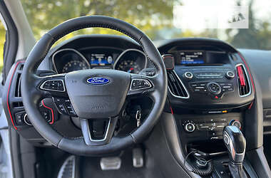 Седан Ford Focus 2016 в 