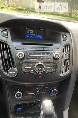 Седан Ford Focus 2015 в 