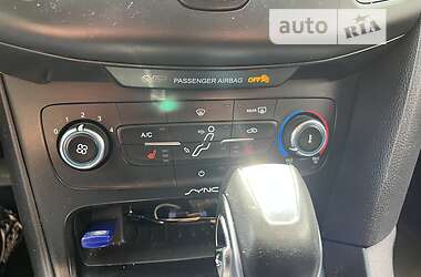 Седан Ford Focus 2015 в 