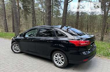 Седан Ford Focus 2015 в 
