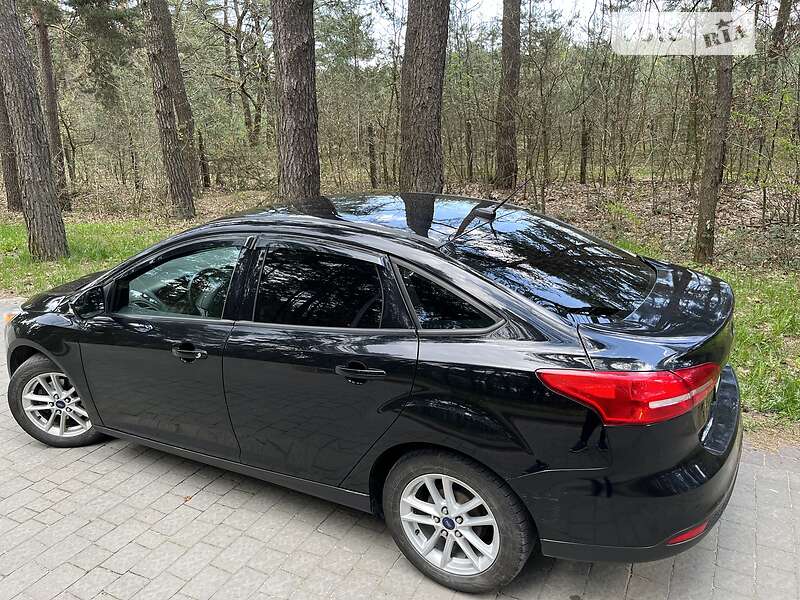Седан Ford Focus 2015 в Львові