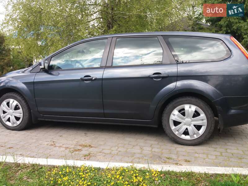 Універсал Ford Focus 2010 в Яворові