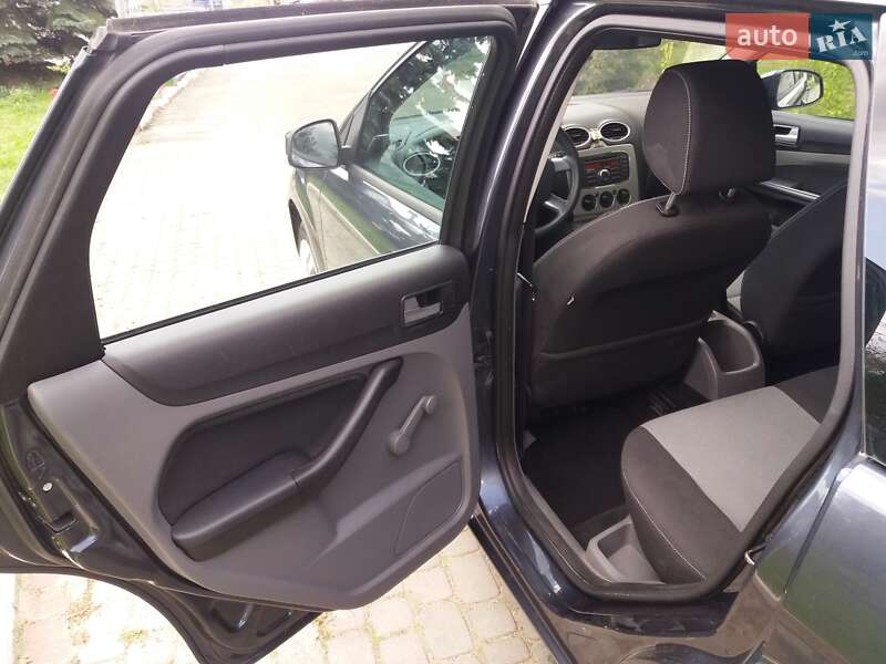 Універсал Ford Focus 2010 в Яворові