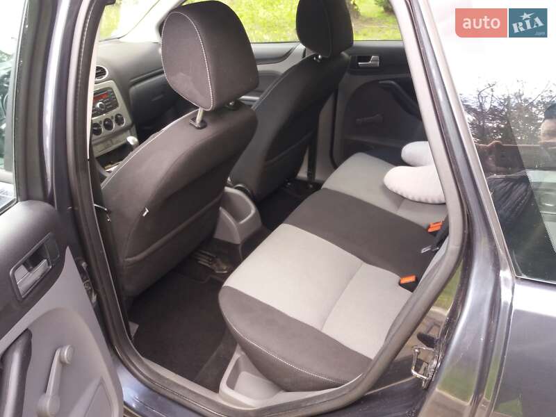 Універсал Ford Focus 2010 в Яворові