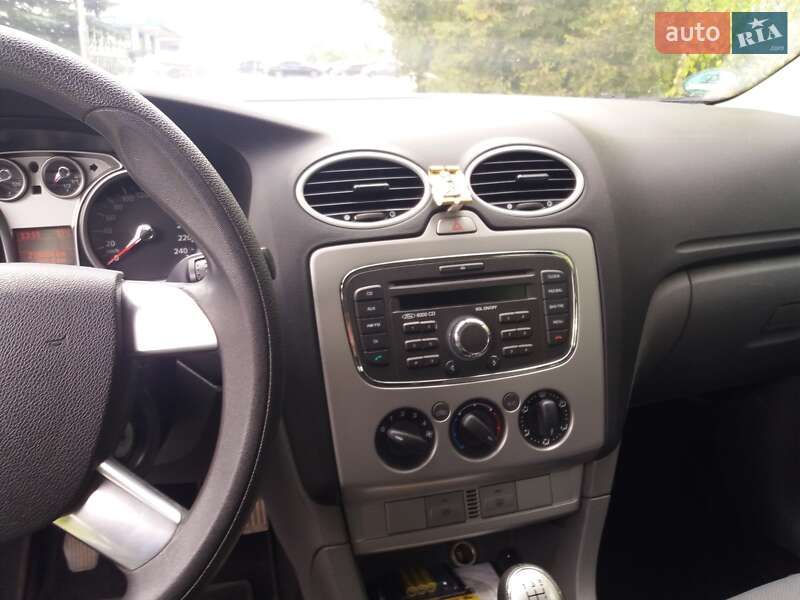 Універсал Ford Focus 2010 в Яворові